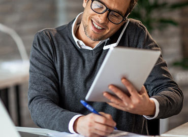 10 Benefits of Studying Abroad